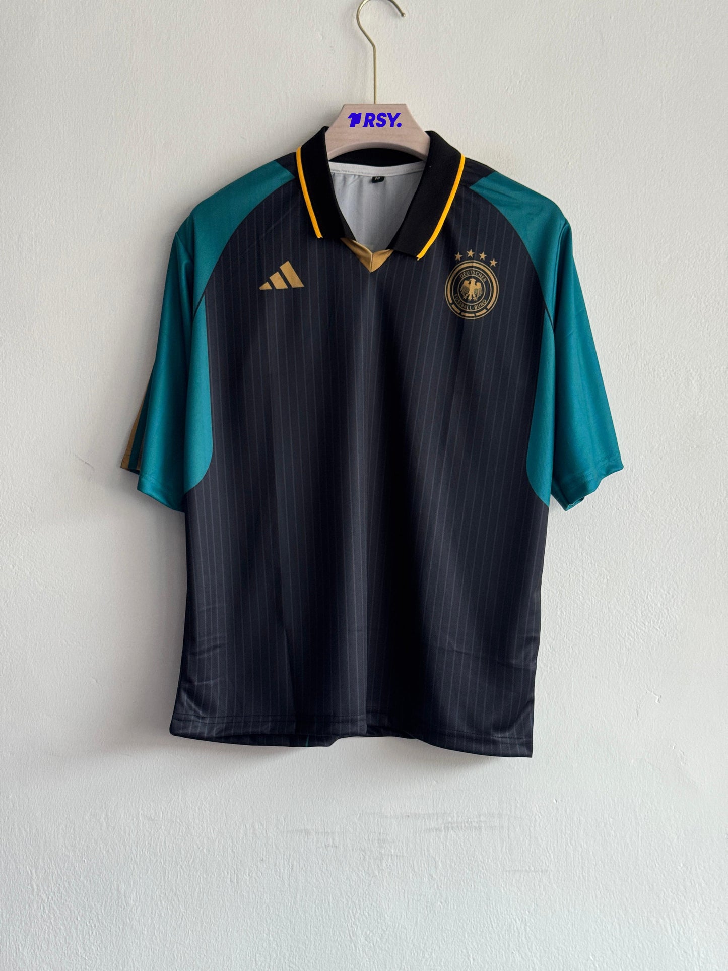 GERMANY 24-25 TRAINING KIT OZIL FIVESLEEVE POLO