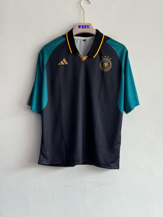 GERMANY 24-25 TRAINING KIT OZIL FIVESLEEVE POLO