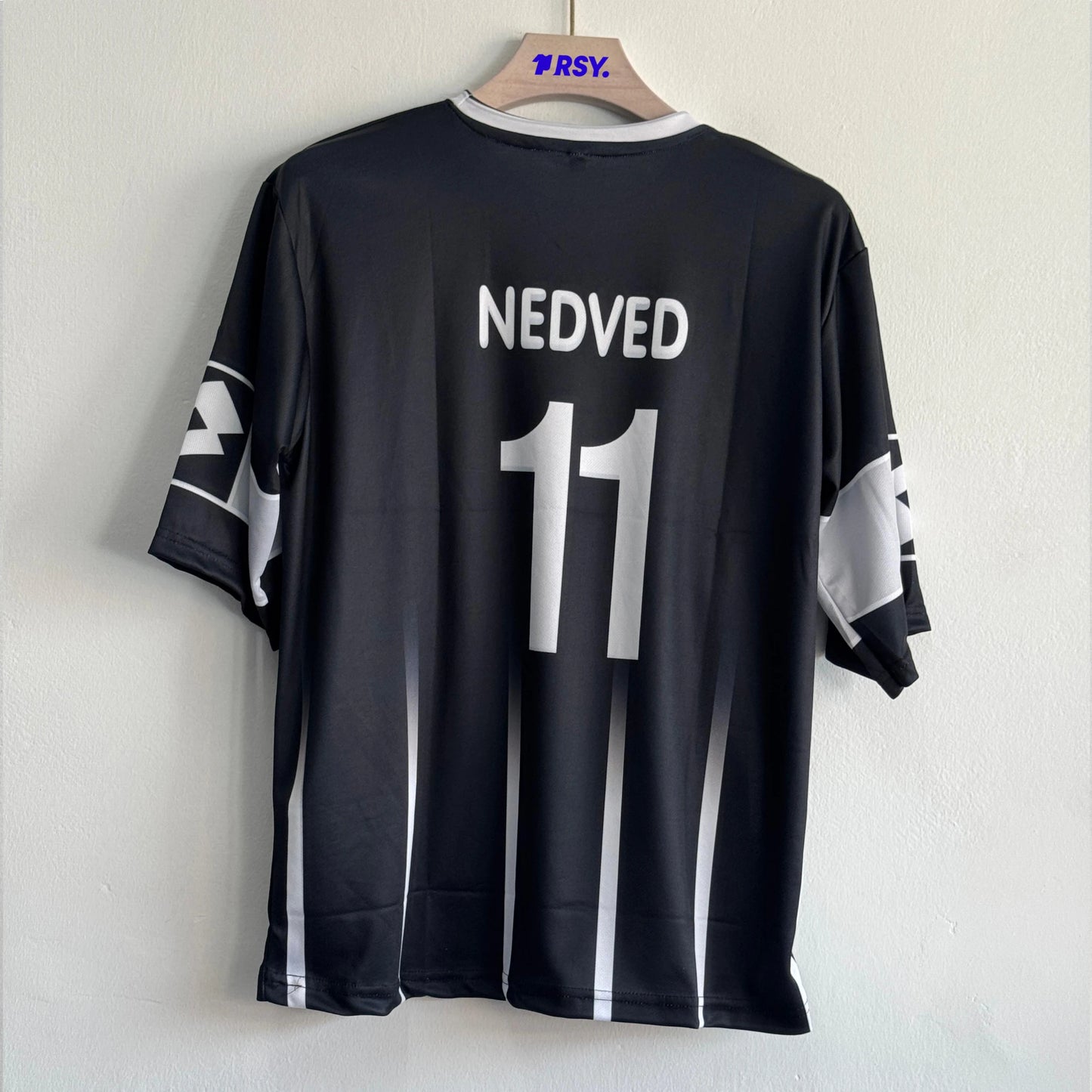 JUVENTUS 2000-01 HOME KIT NEDVED FIVESLEEVE